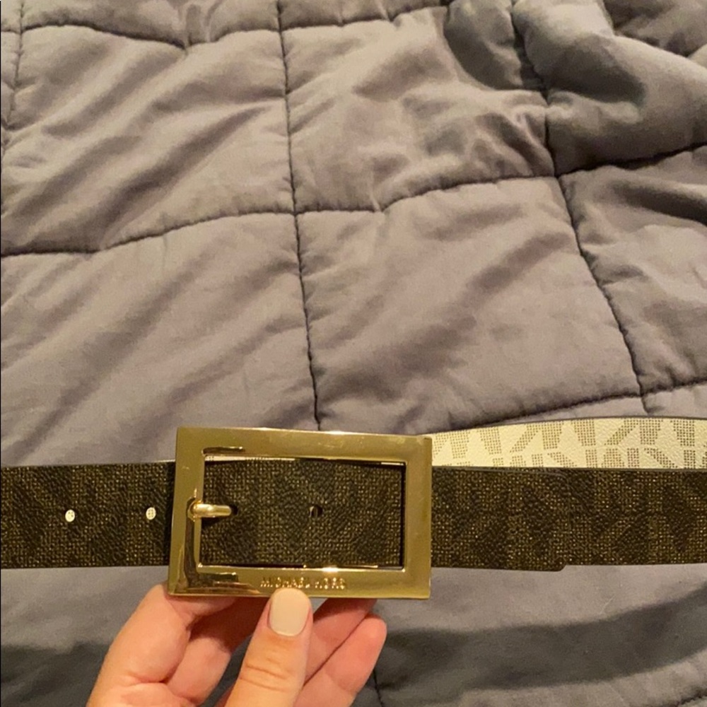 Micheal Kors Reversible brown & white belt!
